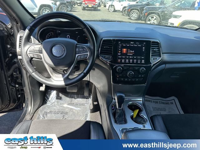 Certified 2022 Jeep Grand Cherokee Laredo X AWD/4WD image 19