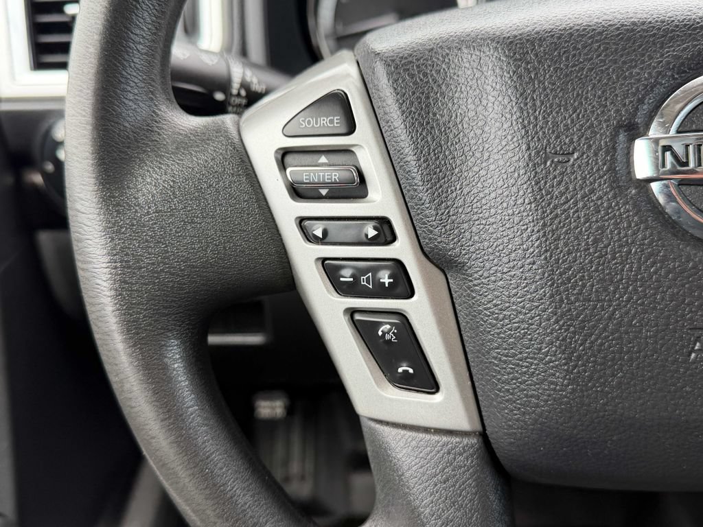 Used 2018 Nissan Titan SV AWD/4WD image 34