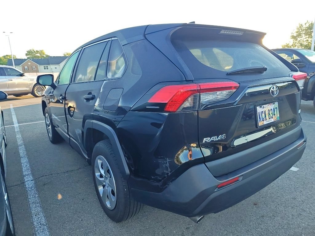 Used 2023 Toyota RAV4 LE FWD image 4