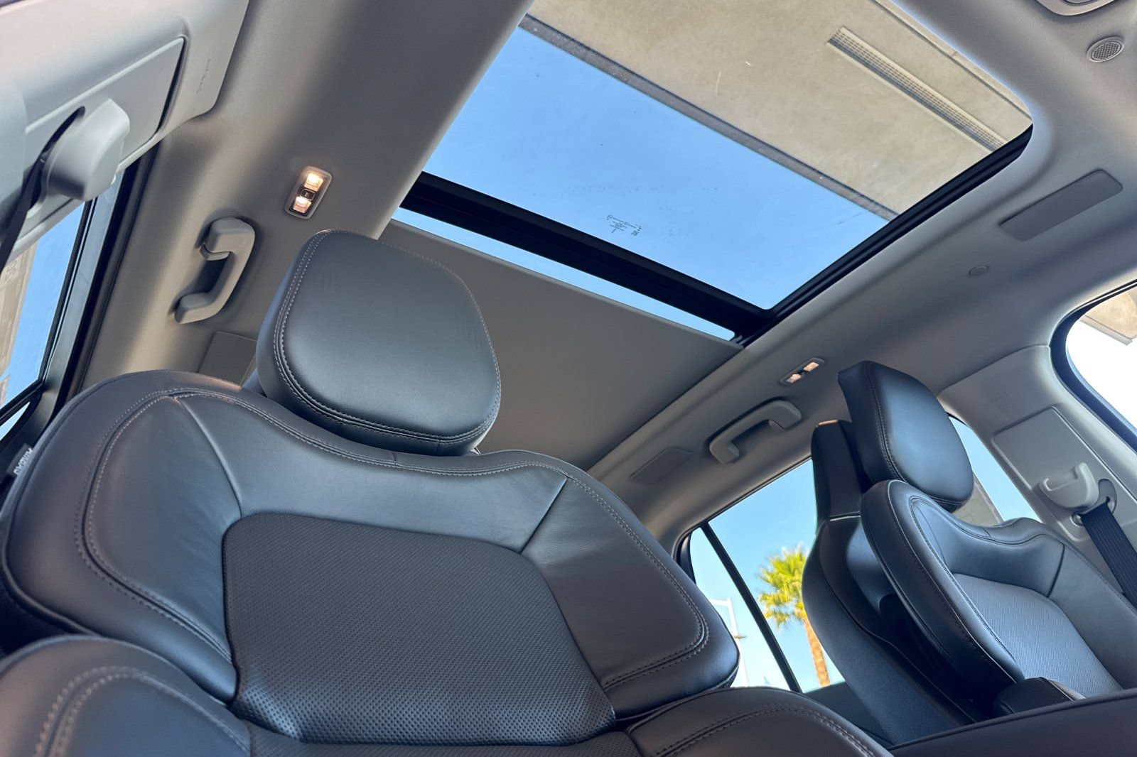 New 2026 Lincoln Aviator Reserve AWD/4WD image 16