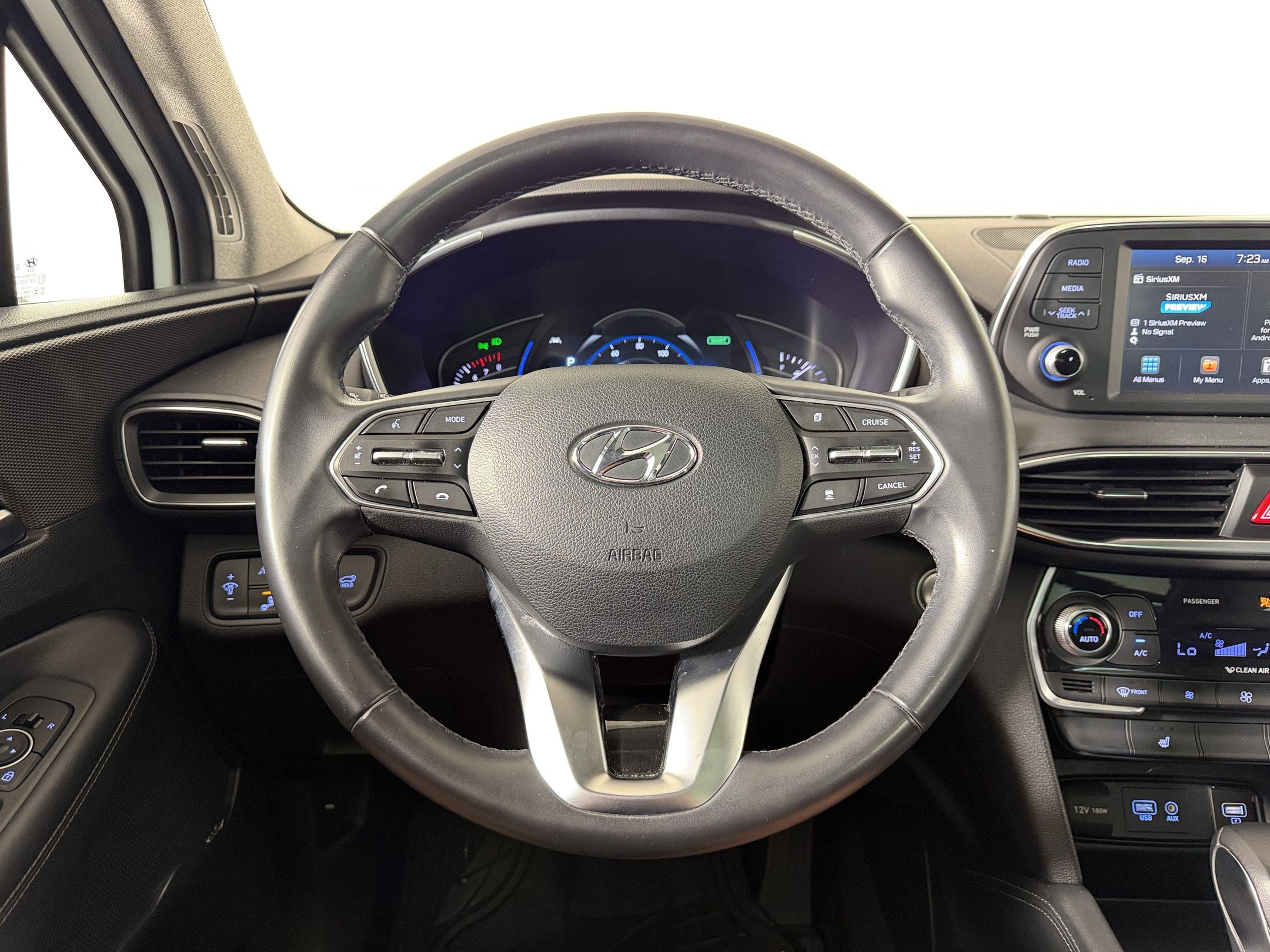 Used 2019 Hyundai Santa Fe Limited FWD image 9