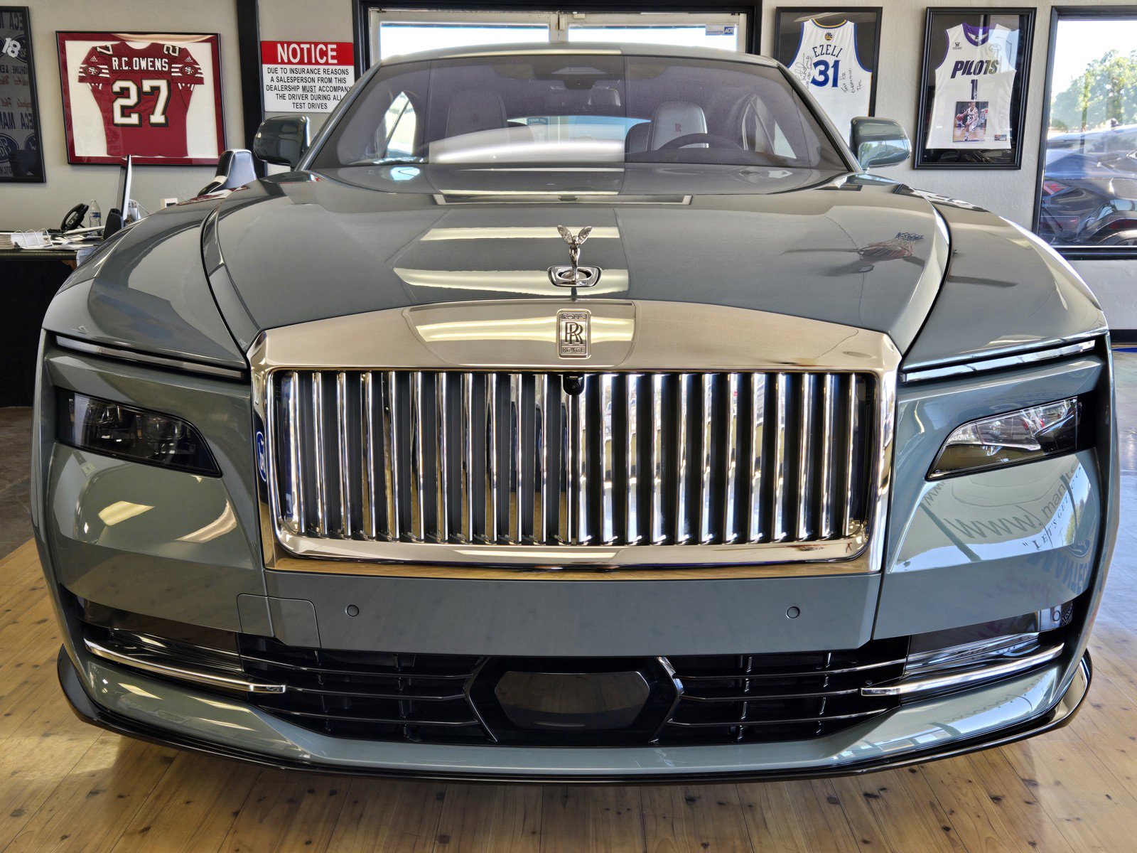 Used 2024 Rolls-Royce Spectre w/ Spectre Launch Package image 2