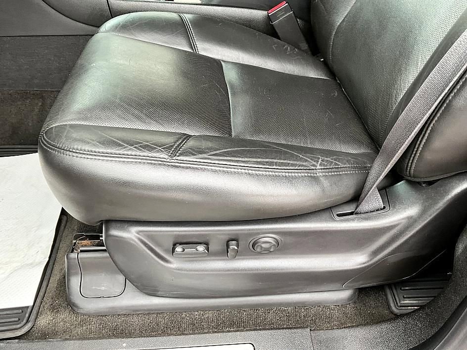 Used 2014 Cadillac Escalade Luxury image 15