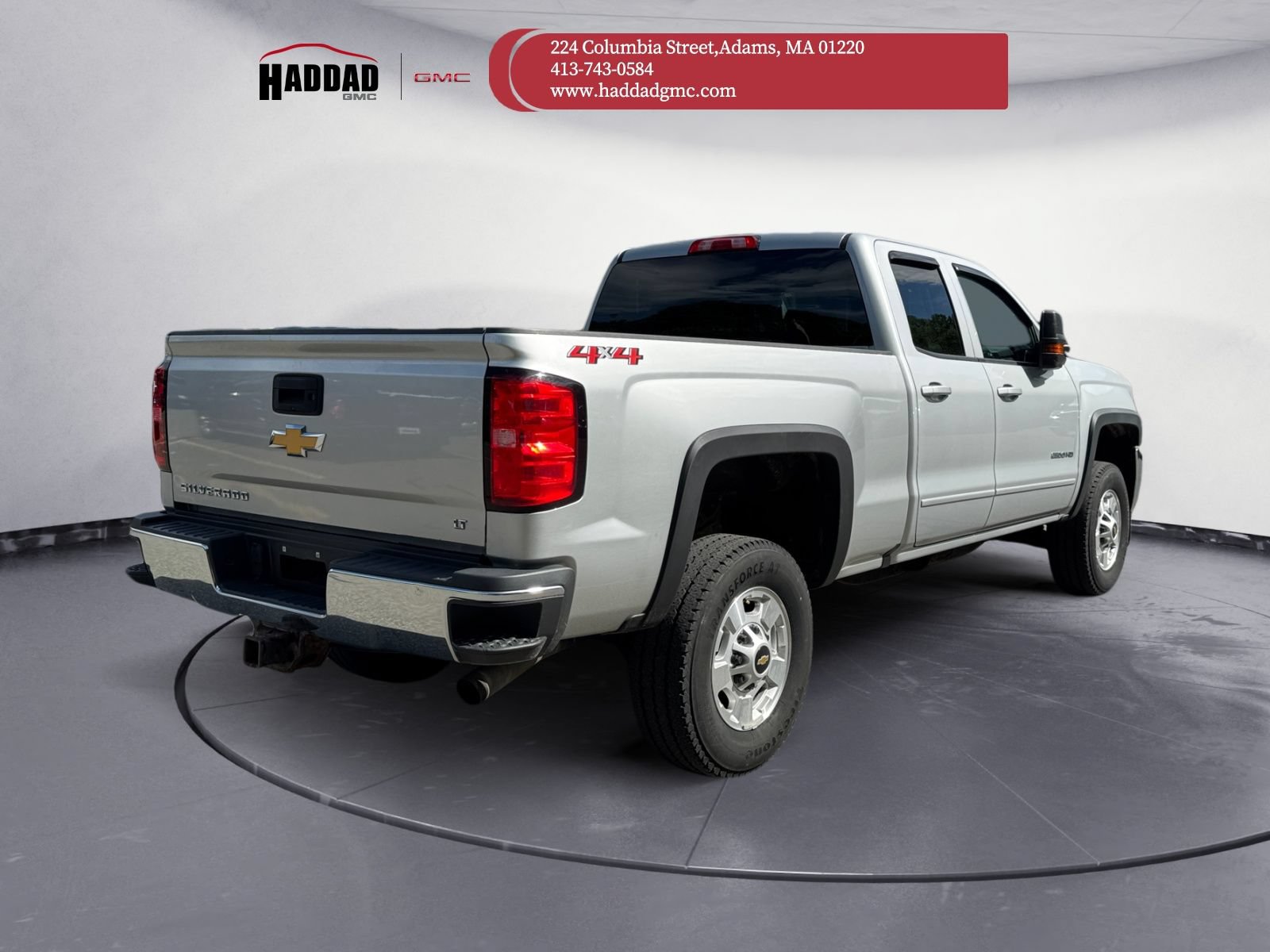 Used 2018 Chevrolet Silverado 2500 LT w/ LT Convenience Package AWD/4WD image 4