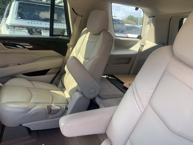 Used 2018 Cadillac Escalade Luxury RWD image 13