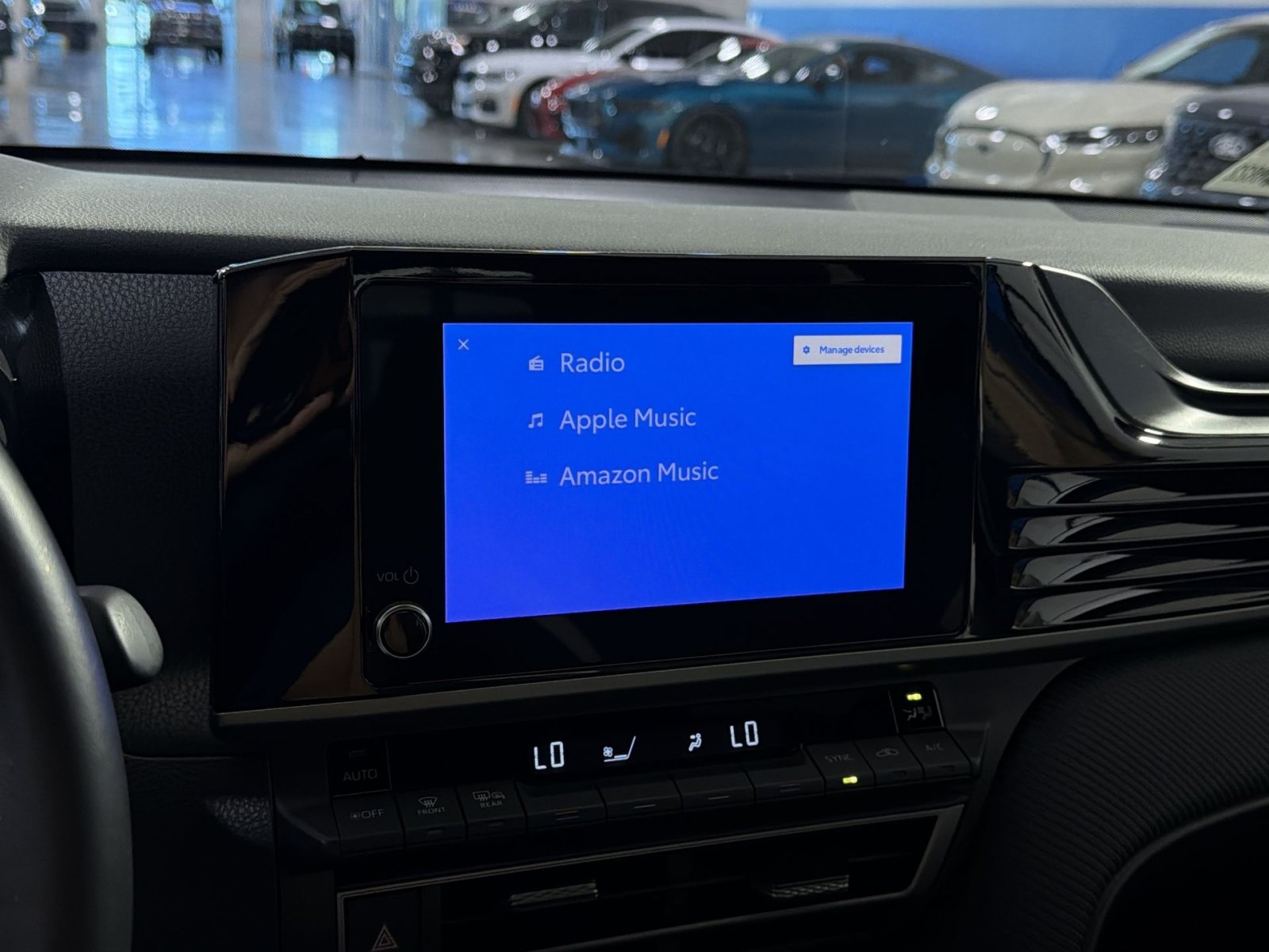 Used 2025 Toyota Camry SE FWD image 32