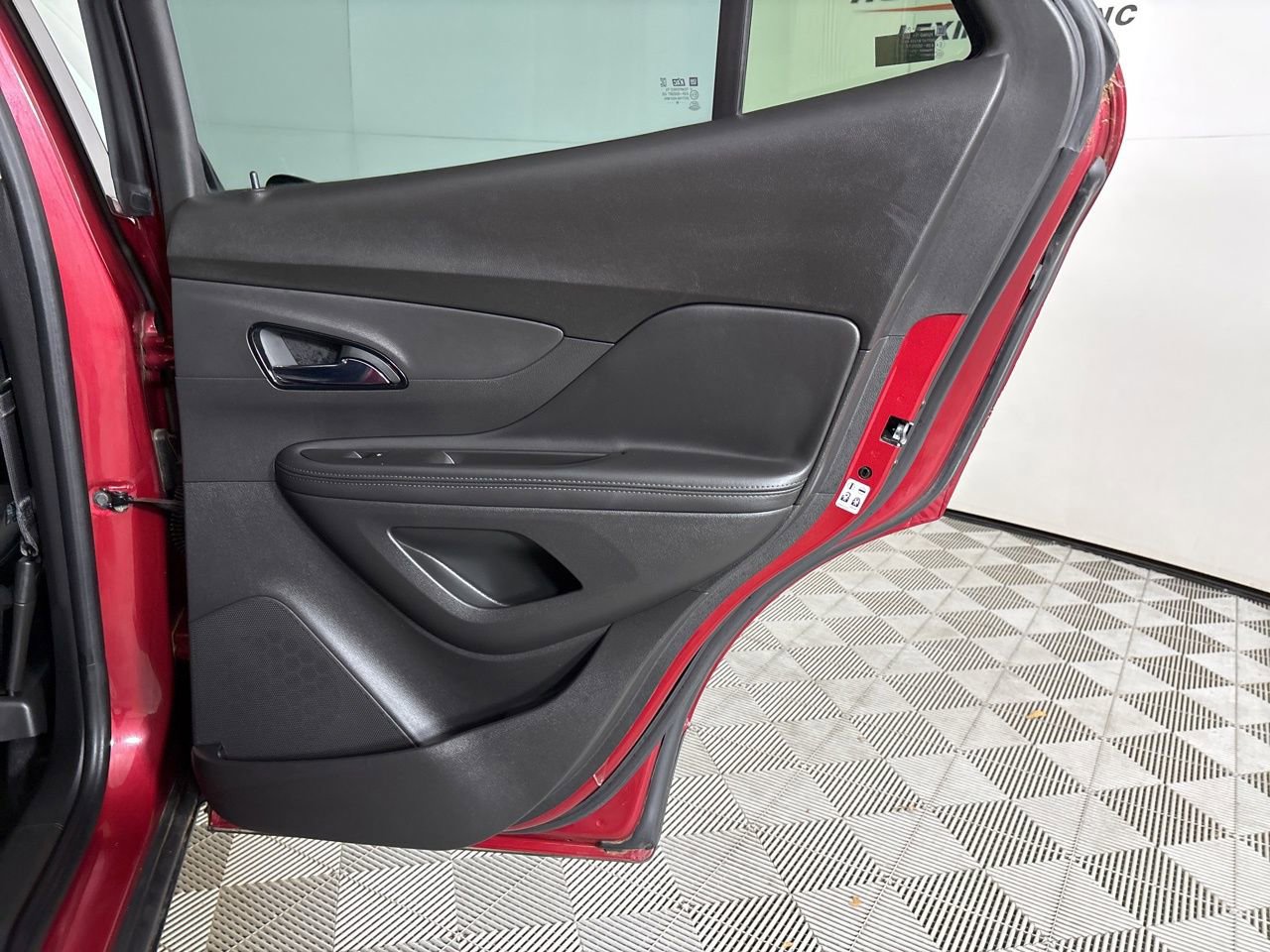 Used 2020 Buick Encore Preferred image 23