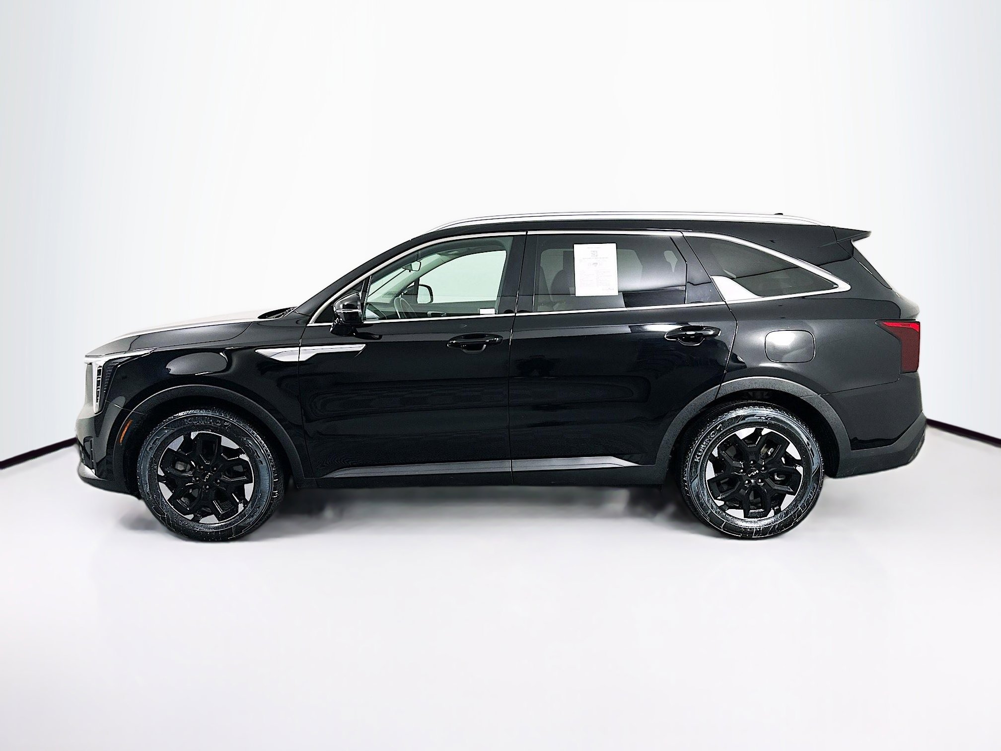 Used 2025 Kia Sorento S w/ Panoramic Sunroof Package image 4