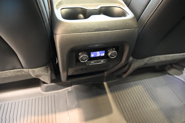 New 2027 Chevrolet Traverse LT w/ LPO, Floor Liner Package AWD/4WD image 28