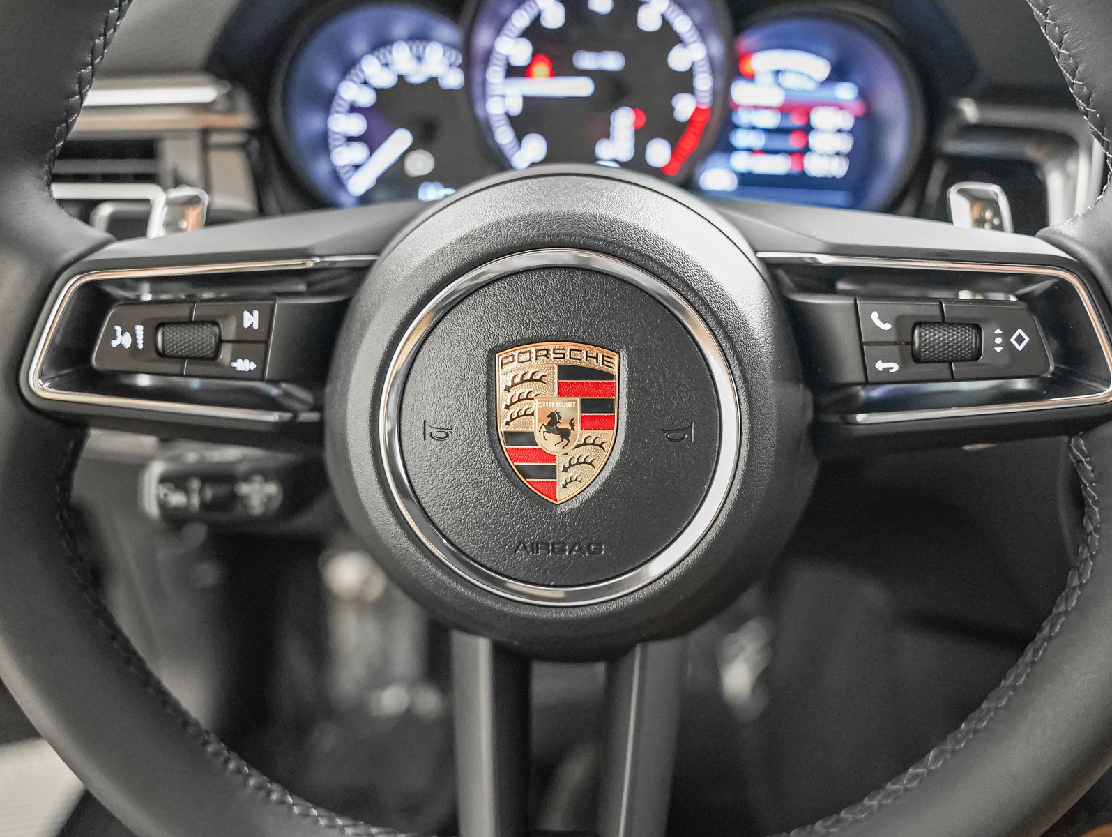 New 2026 Porsche Macan image 17