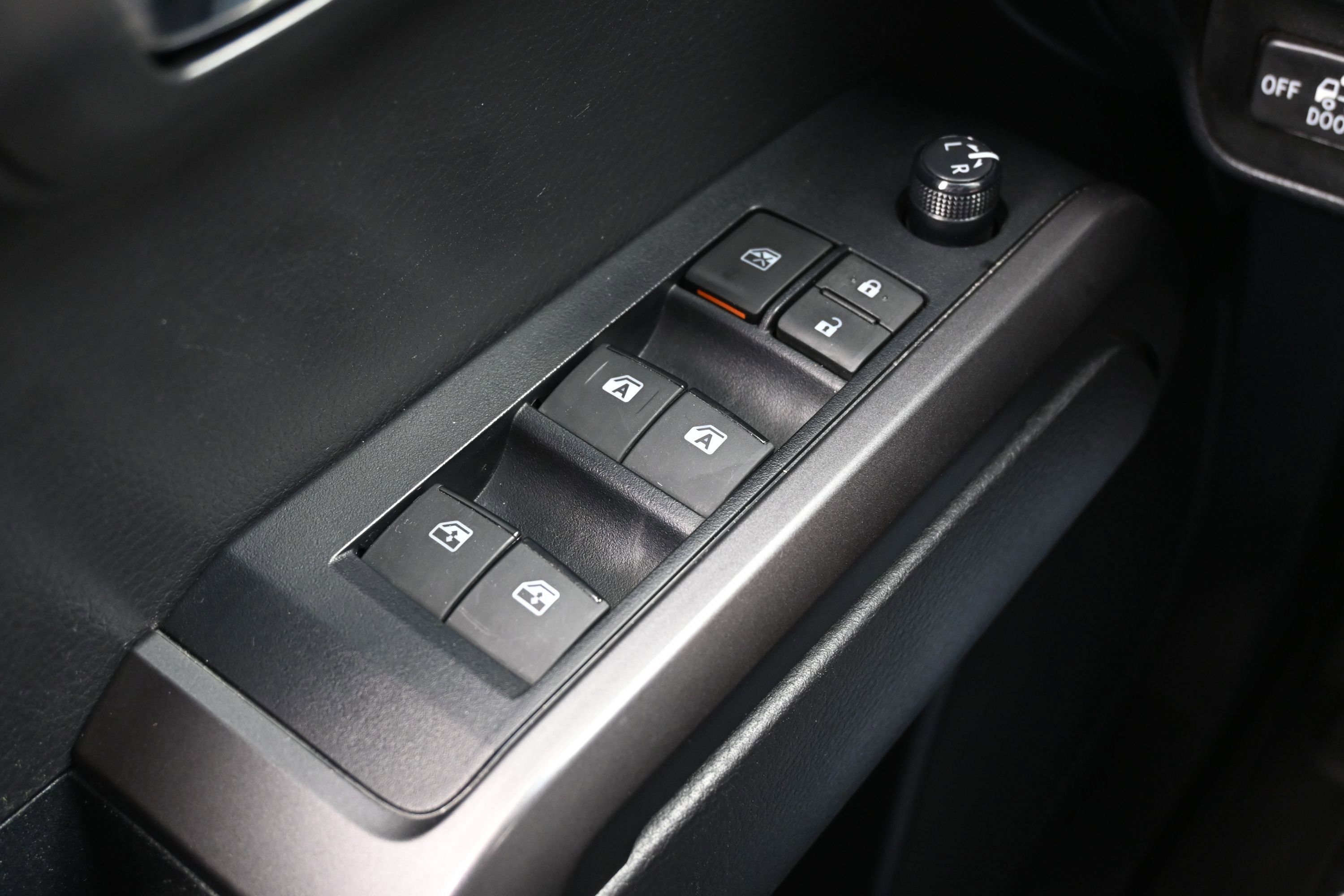 Used 2022 Toyota Tacoma TRD Off-Road AWD/4WD image 25