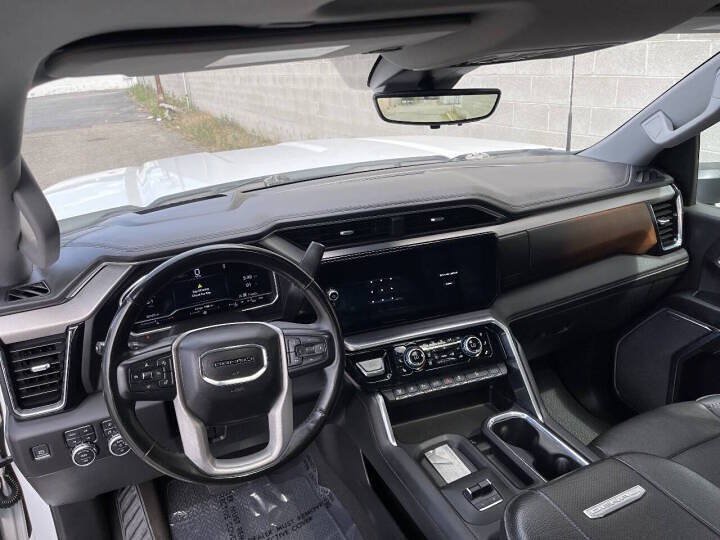 Used 2024 GMC Sierra 3500 Denali w/ Denali Reserve Package AWD/4WD image 26