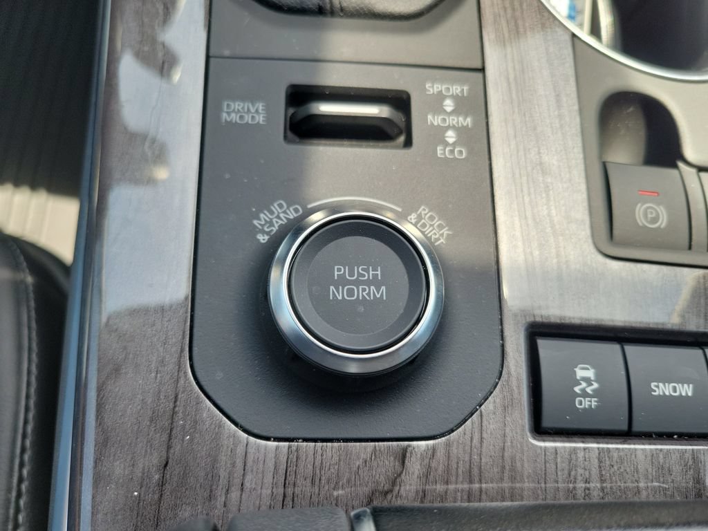 Used 2021 Toyota Highlander Limited AWD/4WD image 37