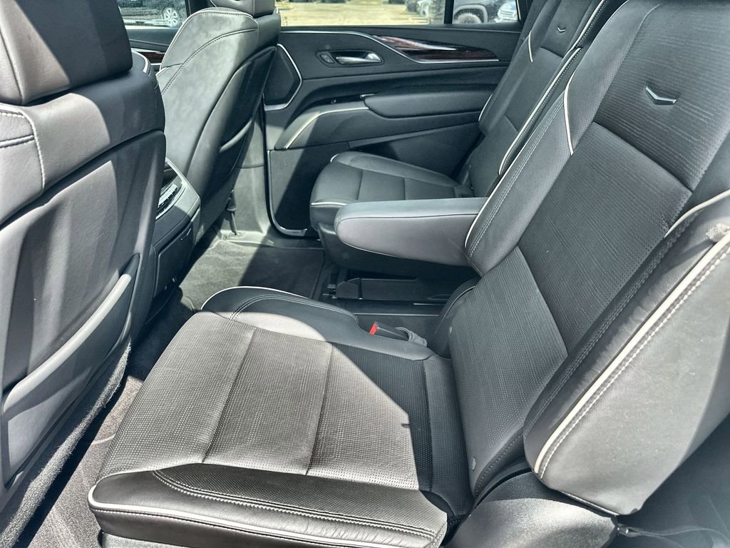 Used 2023 Cadillac Escalade Premium Luxury image 16