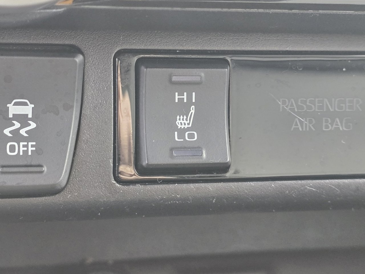 Used 2019 Toyota RAV4 Limited image 21