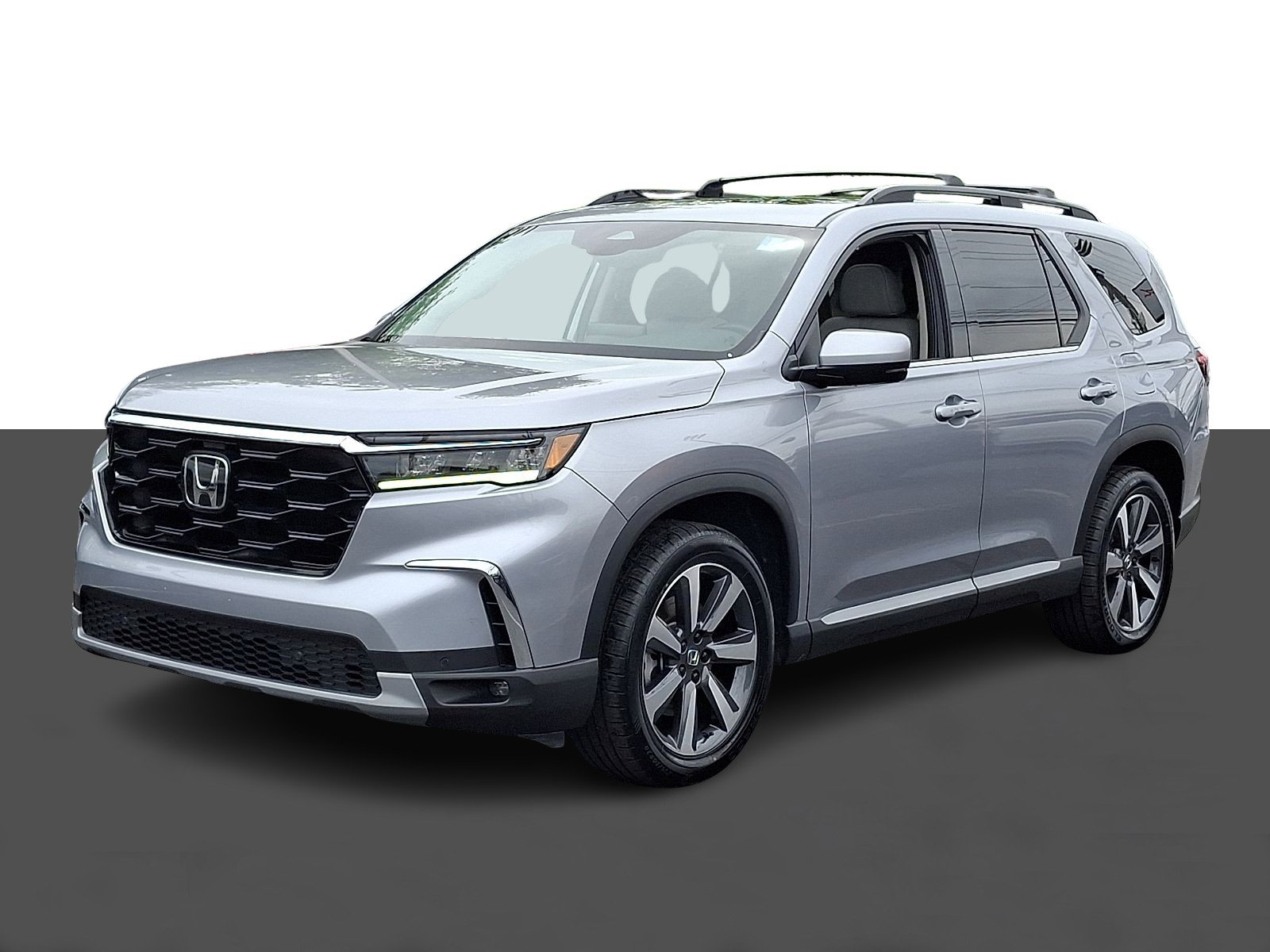 Certified 2023 Honda Pilot Touring image 3