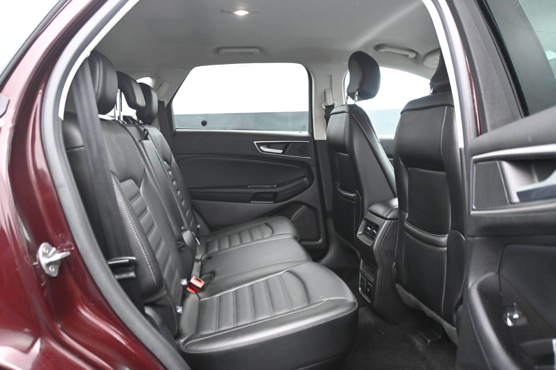 Used 2018 Ford Edge SEL w/ Equipment Group 201A AWD/4WD image 14