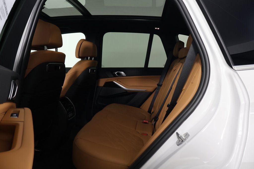 New 2026 BMW X5 xDrive50e w/ Climate Comfort Package image 6