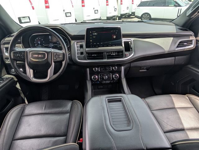 Used 2024 GMC Yukon SLT w/ SLT Luxury Package RWD image 17