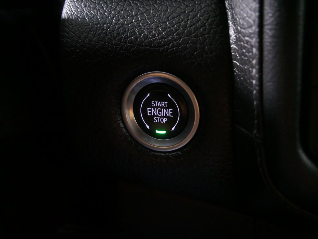 Used 2023 GMC Yukon XL Denali image 28