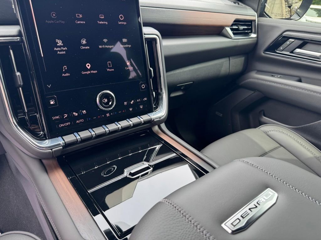 Used 2026 GMC Yukon Denali AWD/4WD image 31