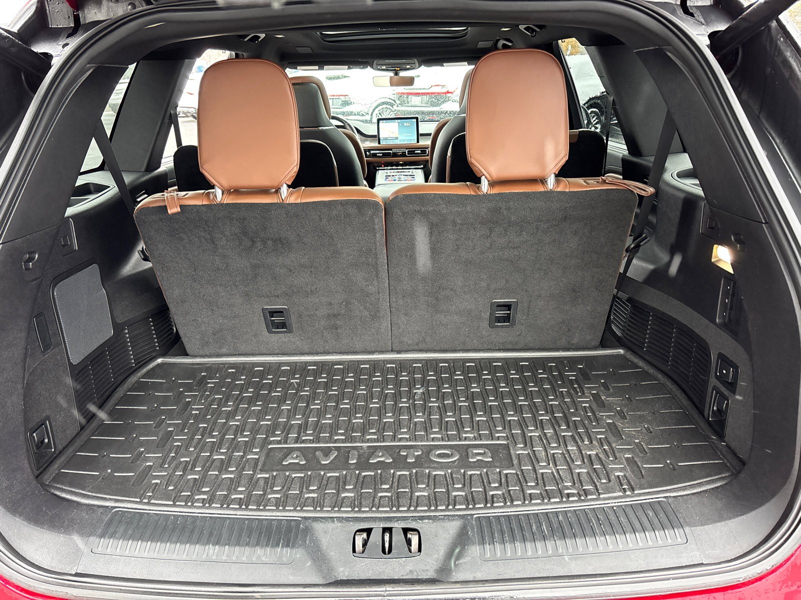 Used 2020 Lincoln Aviator Reserve w/ Equipment Group 202A image 9