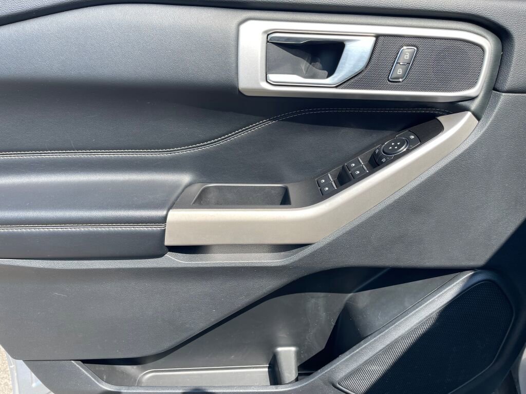 Used 2022 Ford Explorer XLT w/ Class IV Trailer Tow Package image 10