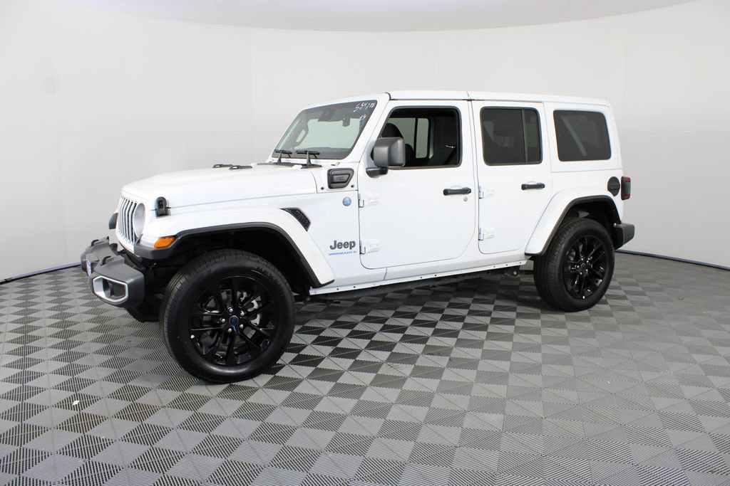 Used 2025 Jeep Wrangler Unlimited Sahara w/ Safety Group AWD/4WD image 2