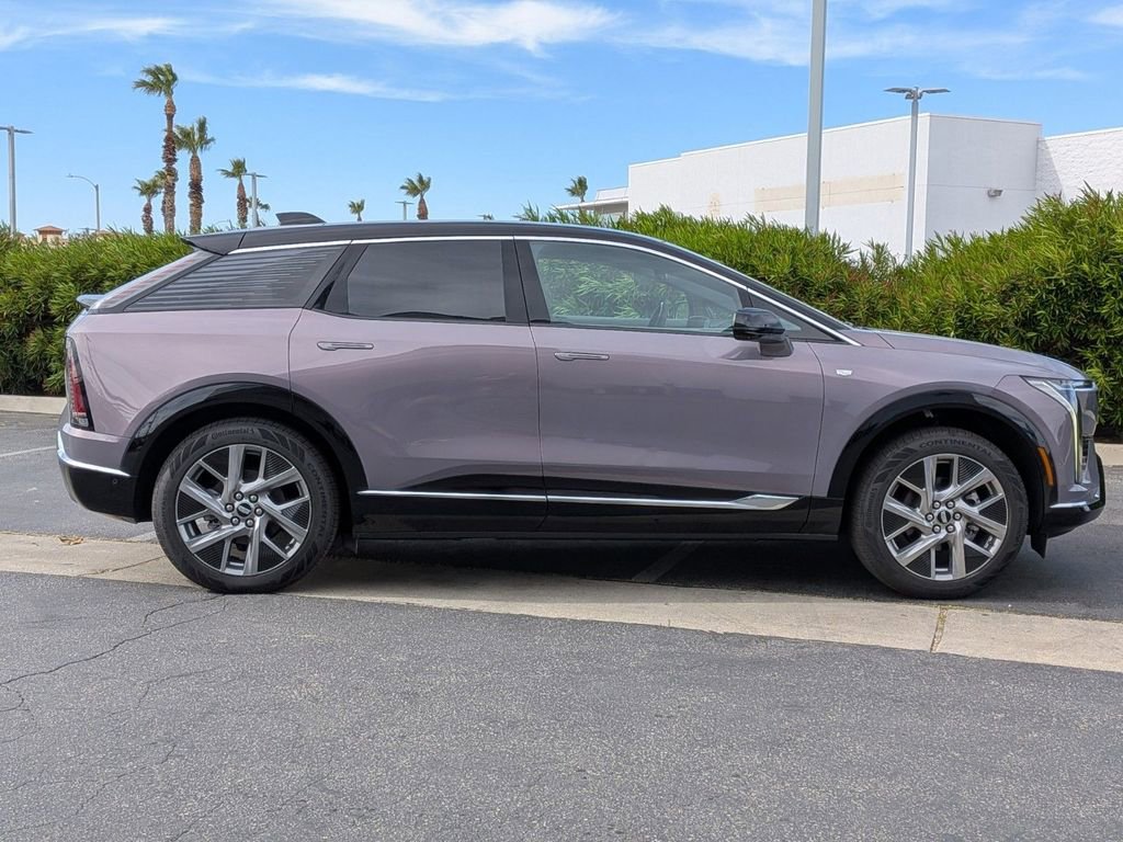 New 2026 Cadillac Optiq Luxury 1 RWD image 31
