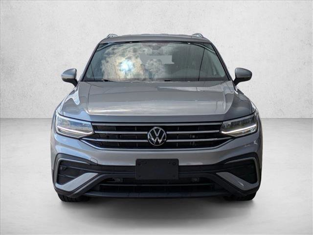 Used 2024 Volkswagen Tiguan SE w/ MDO Package, Three-Row FWD image 2
