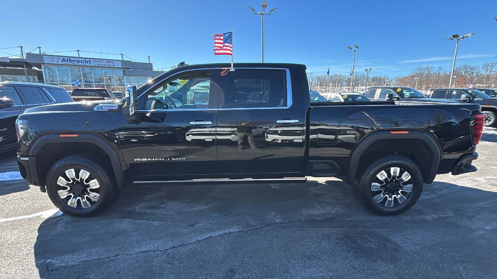 Certified 2024 GMC Sierra 3500 Denali w/ Denali Reserve Package image 4