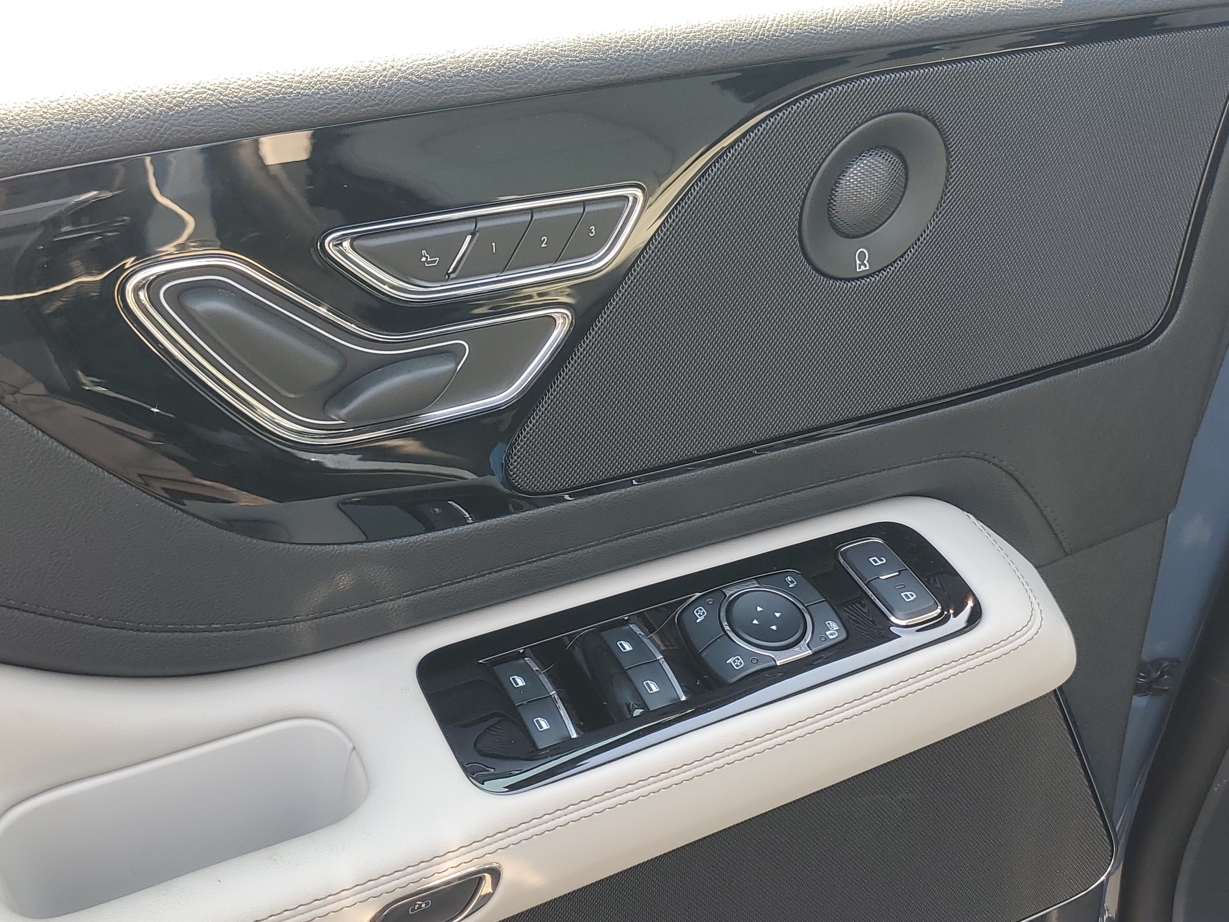New 2026 Lincoln Aviator AWD image 9