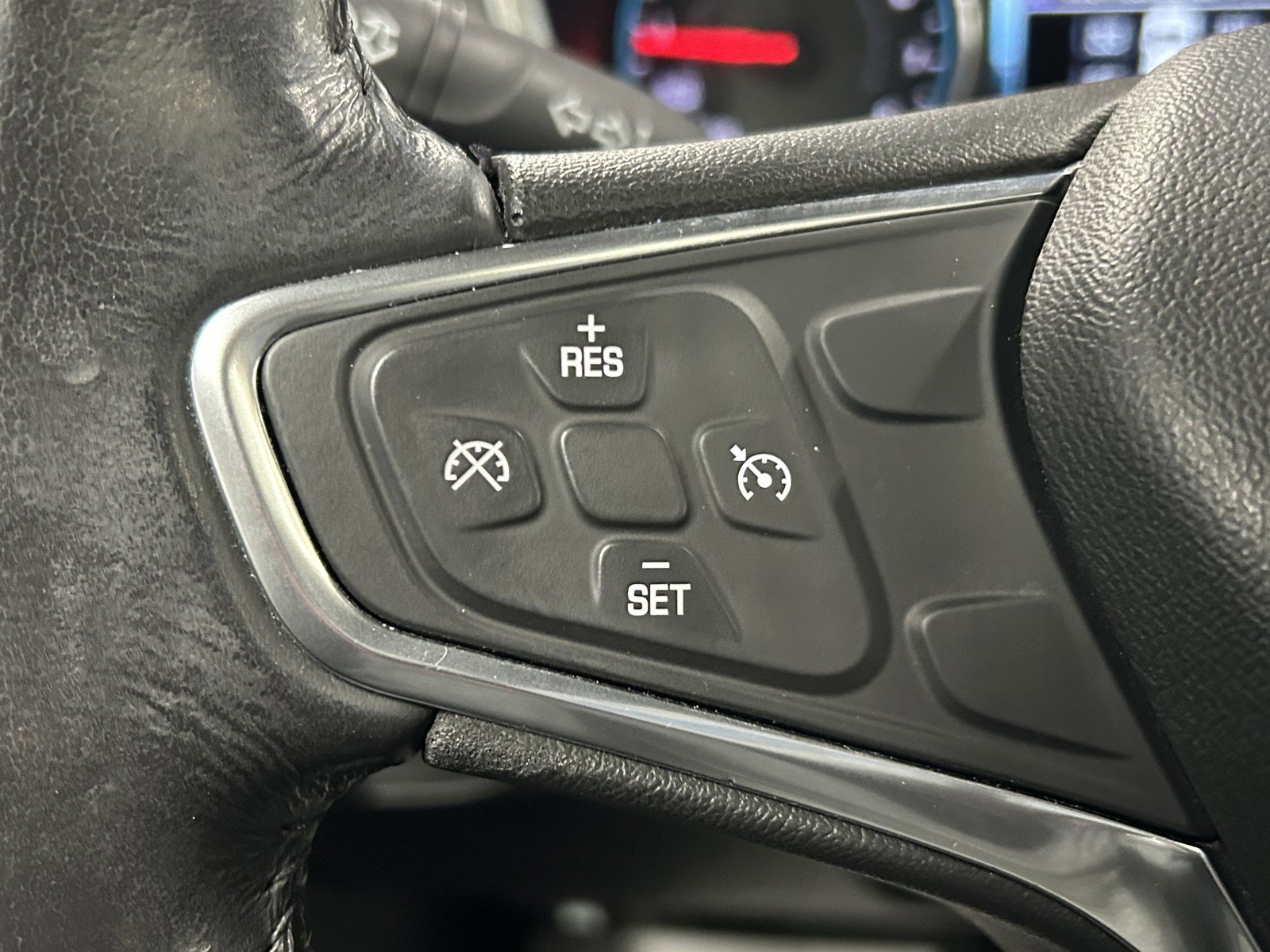 Used 2018 Chevrolet Equinox LT w/ Sun & Infotainment Package image 21