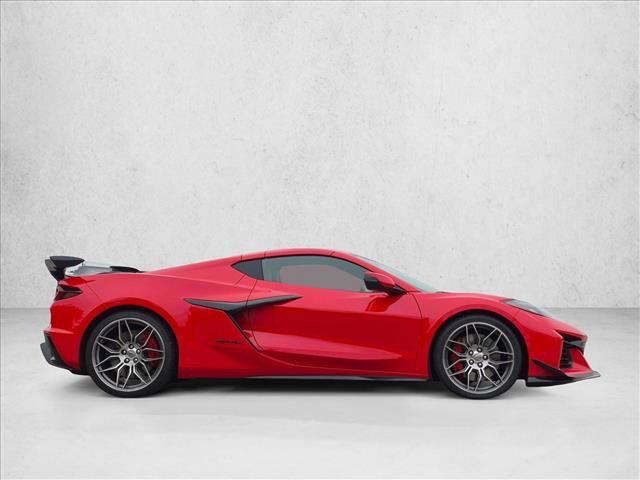 Used 2024 Chevrolet Corvette Z06 RWD image 4
