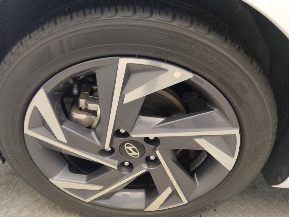 Used 2025 Hyundai Elantra Sport image 31