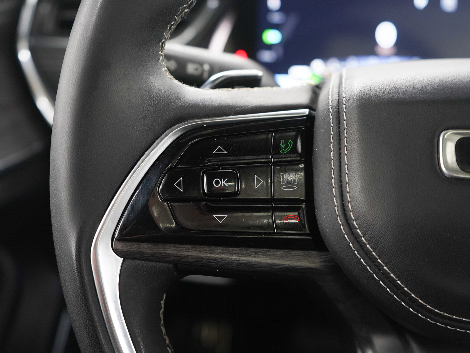 Used 2023 Jeep Grand Cherokee Overland image 26