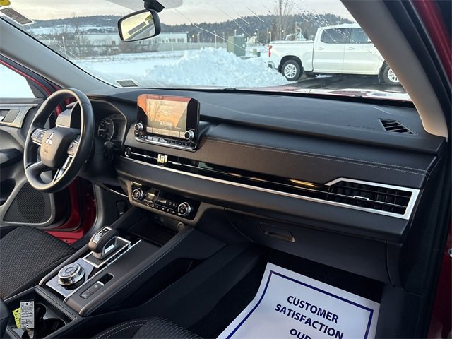 Used 2022 Mitsubishi Outlander ES image 30