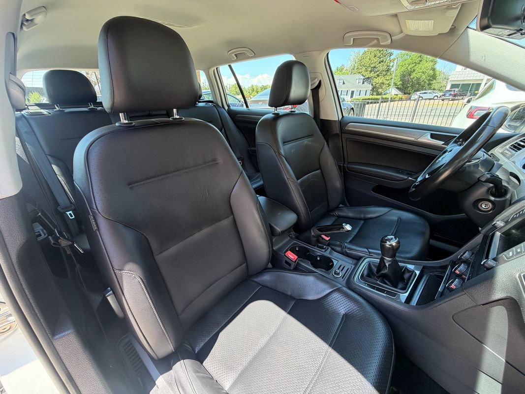 Used 2017 Volkswagen Golf Alltrack S AWD/4WD image 4