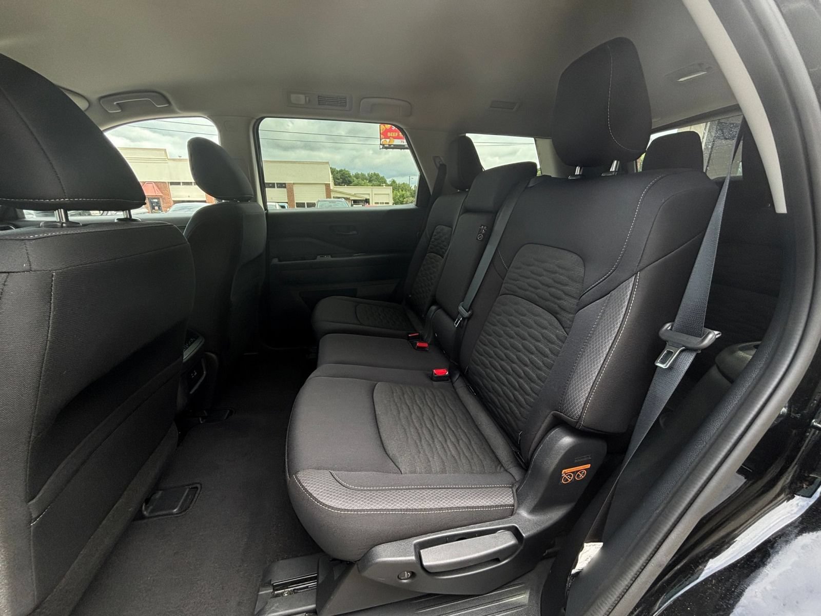Used 2025 Nissan Pathfinder SV FWD image 28