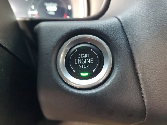 Used 2024 GMC Yukon SLT image 24