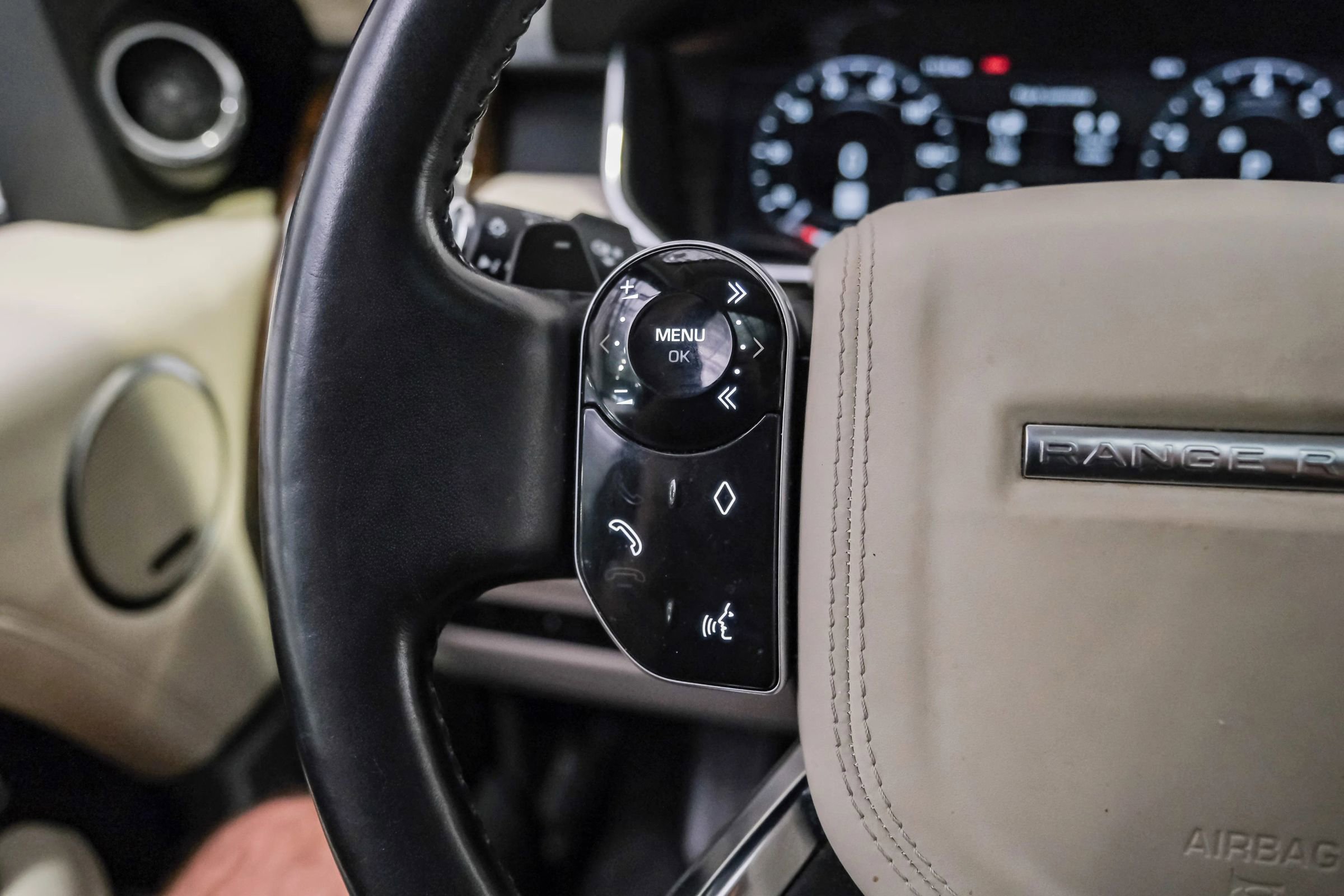 Used 2020 Land Rover Range Rover HSE image 15
