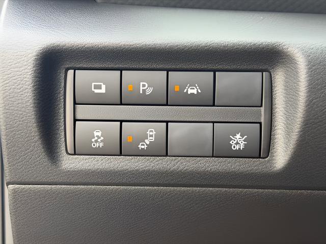 Certified 2025 Nissan Kicks Play S image 19