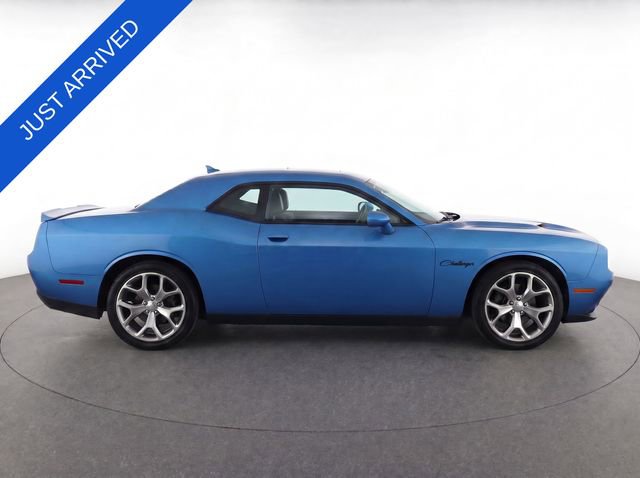 Used 2015 Dodge Challenger SXT Plus w/ Driver Convenience Group RWD image 3