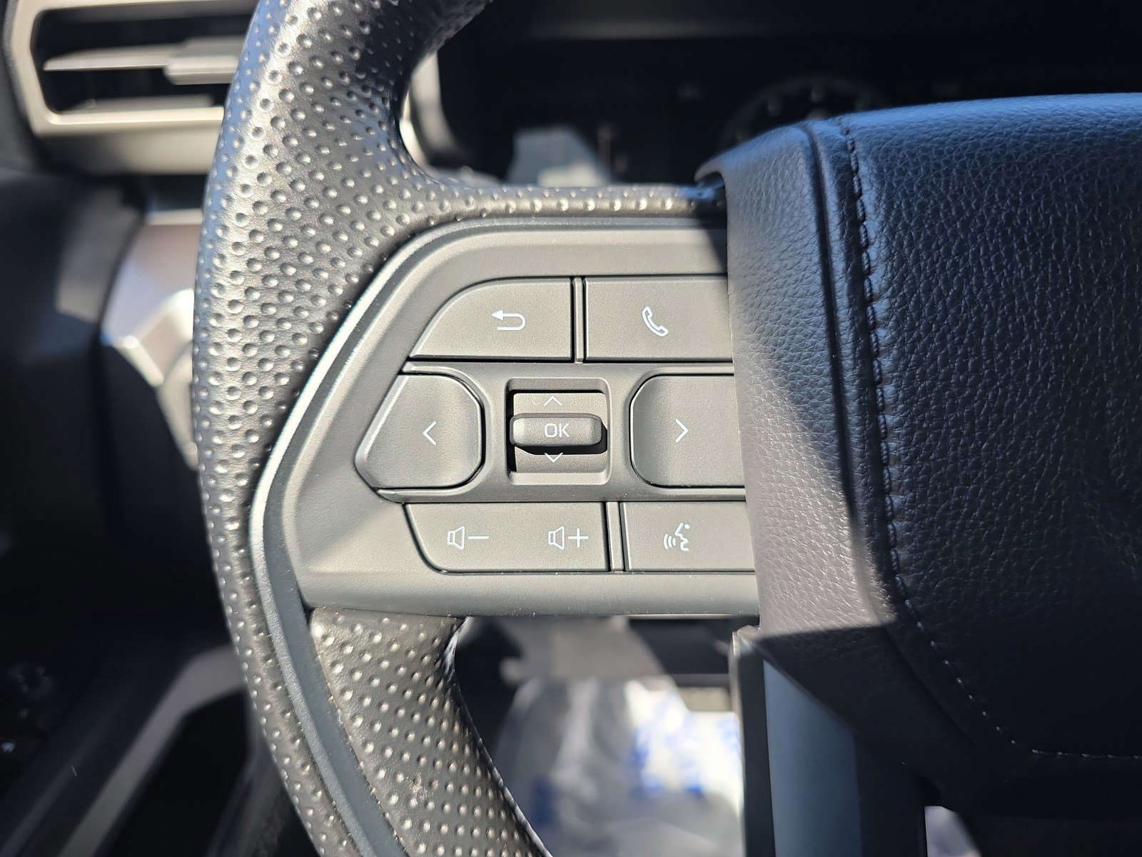 Used 2025 Toyota Tacoma SR5 RWD image 17