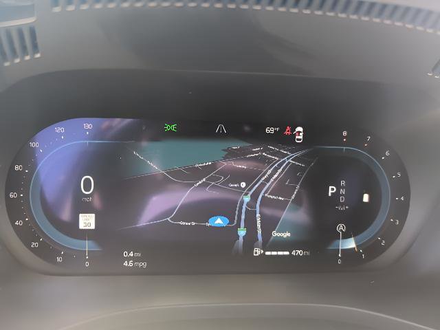 Used 2023 Volvo XC60 B5 Plus image 11