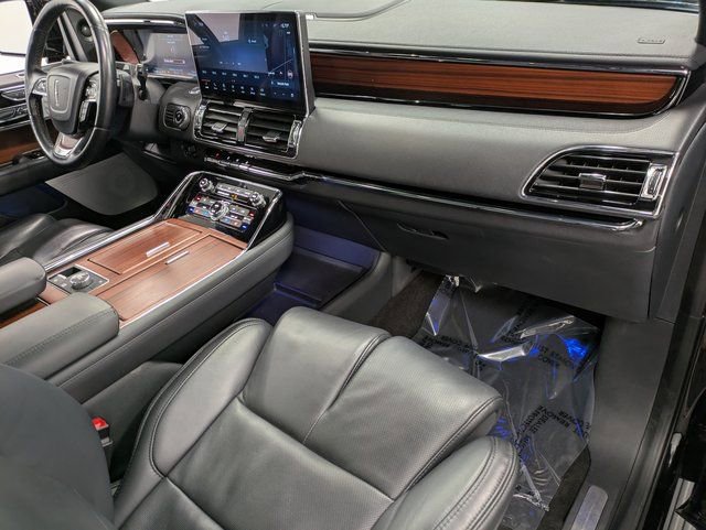 Used 2022 Lincoln Navigator Reserve image 29