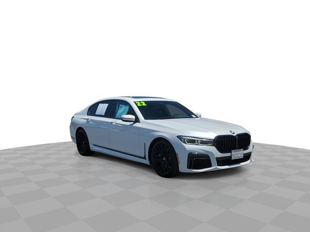 Used 2022 BMW 740i w/ M Sport Package RWD image 2