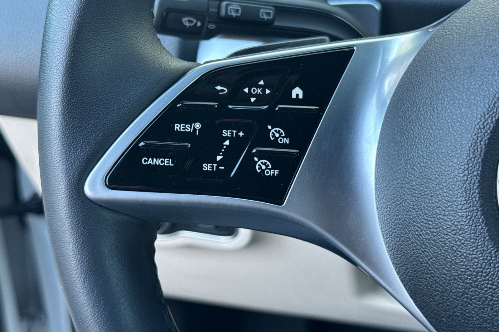 Certified 2025 Mercedes-Benz GLB 250 image 28