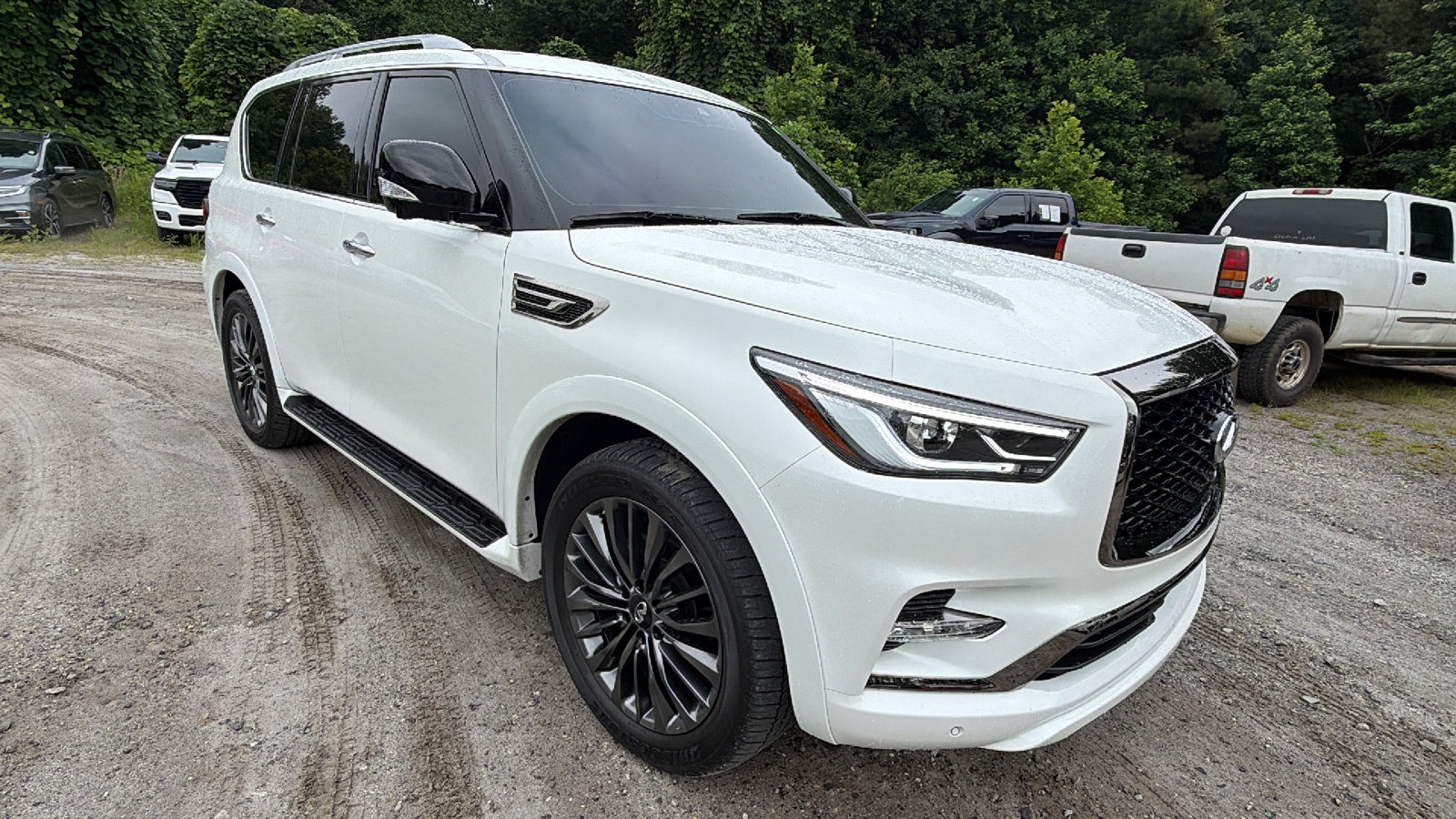 Used 2024 INFINITI QX80 Sensory AWD/4WD image 5