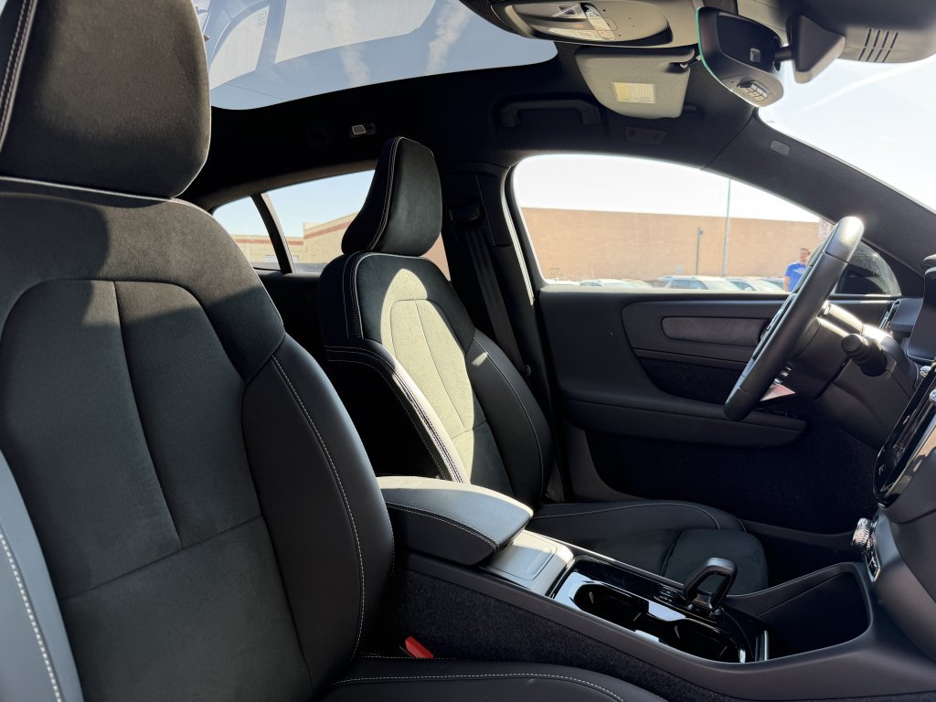 Used 2023 Volvo C40 P8 Recharge Plus AWD/4WD image 42